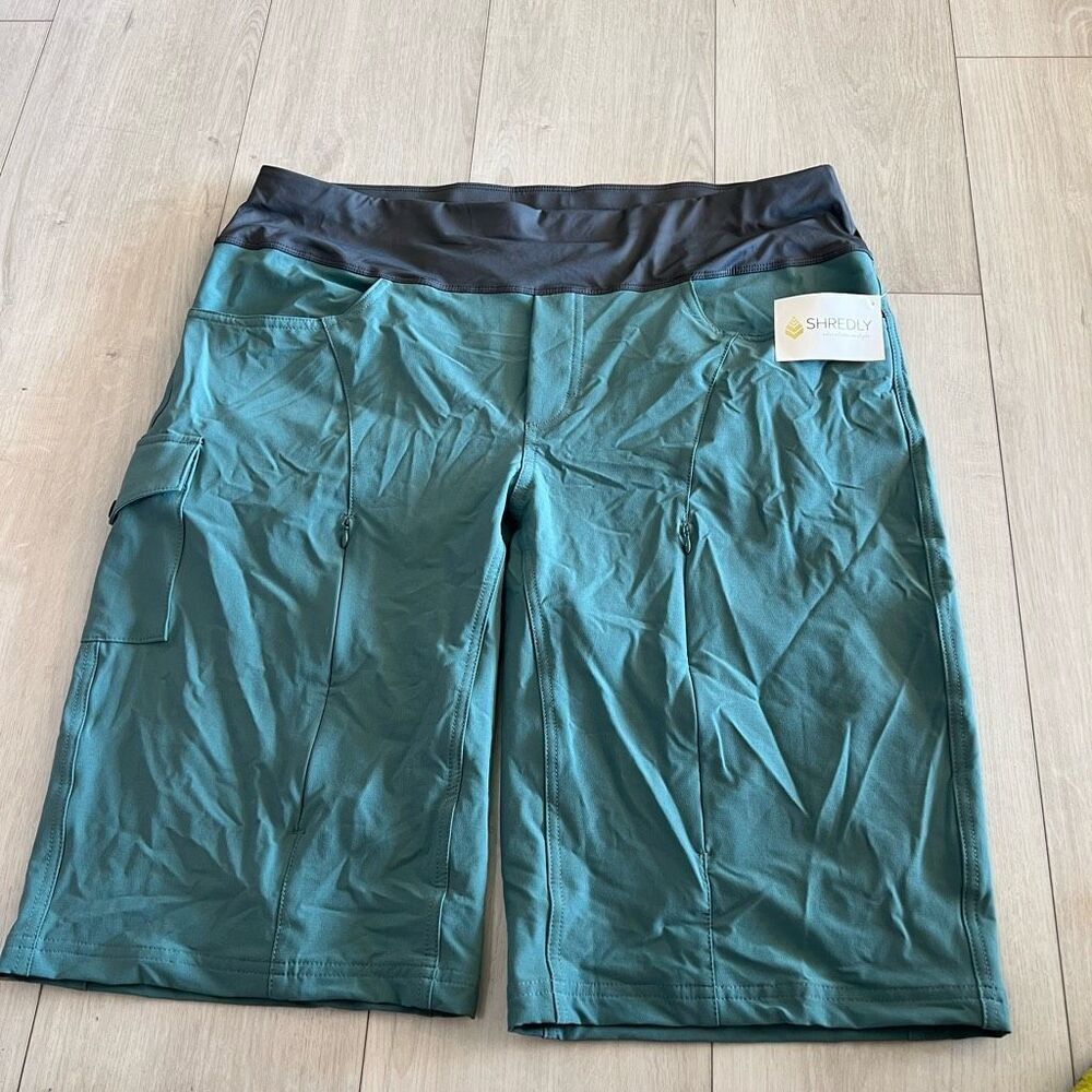 Shredly | women’s the curvy MTB short - excellent used condition
